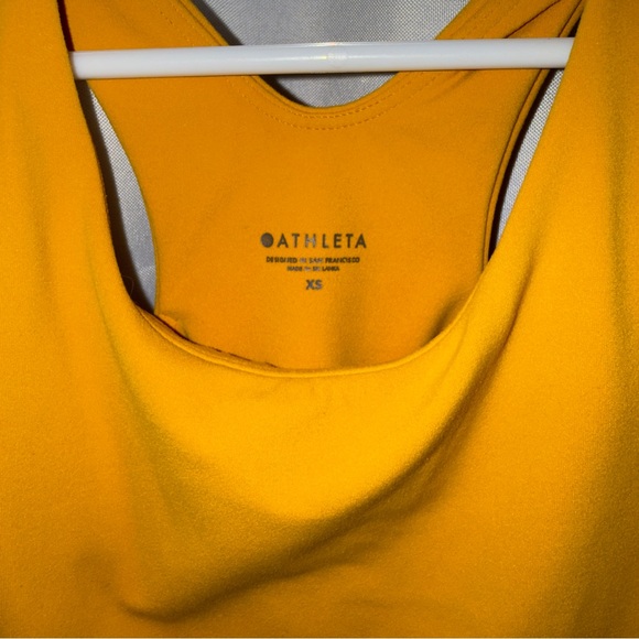 BUNDLE OF 4 - Athleta Crop Tops w/ shelf bra - Picture 3 of 10